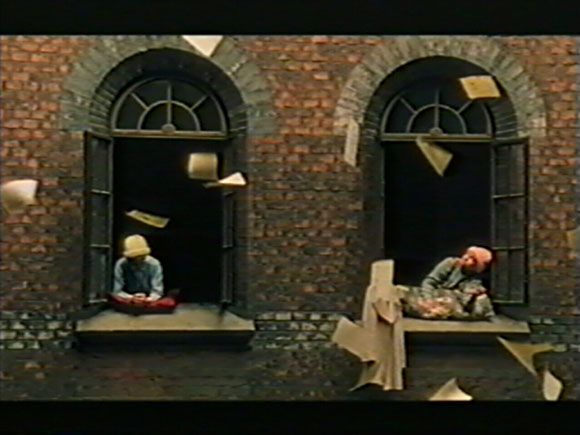 charms zwischenfälle_img05: title: charms zwischenfälle img05 author: donmartin supersets 1996 description: set design keywords: renate martin, andreas donhauser, supersets, michael kreihsl, wega film