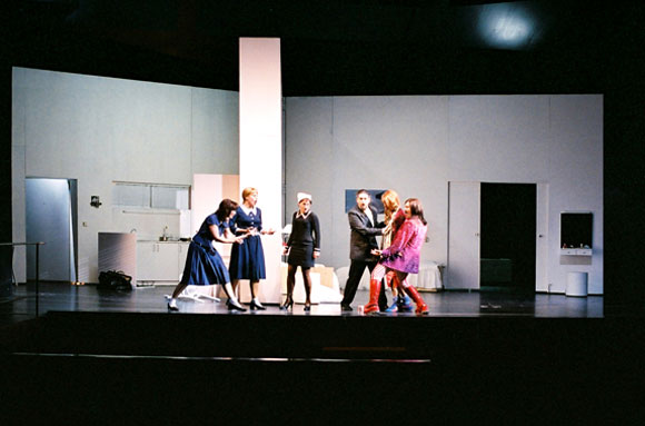 cosi fan tutte img01: title: cosi fan tutte img01<br>  author: donmartin supersets 2004<br>  description: michaela selinger, arpine rahdjian, anna kovalko, sebastian holecek, blagoj nacoski, florian boesch<br>  keywords: renate martin, andreas donhauser, supersets, michael sturminger, mozart, stadttheater klagenfurt  