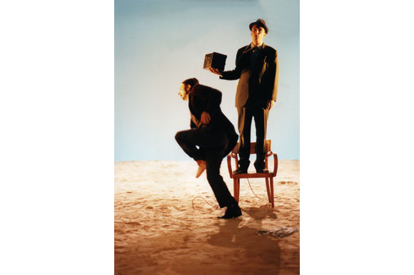 godot_img01: title: warten auf godot img01 author: donmartin supersets 1999 description: stage keywords: renate martin, andreas donhauser, supersets, michael sturminger, samuel beckett