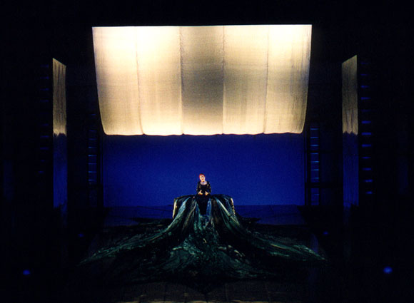 gormenghast_img01: title: gormenghast img01 author: donmartin supersets 1998 description: danielle grima keywords: renate martin, andreas donhauser, supersets, michael sturminger, irmin schmidt, opernhaus wupperthal