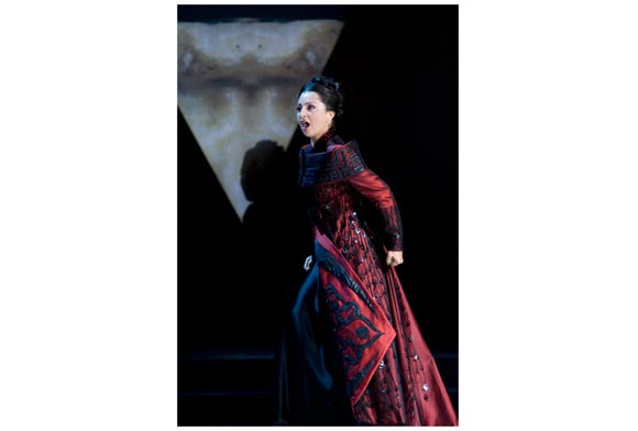 idomeneo img18: title: idomeneo img18 author: werner kmetitsch 2008 description: stage keywords: idomeneo; w. a. mozart; nikolaus harnoncourt; renate martin; andreas donhauser; donmartin supersets; styriarte; helmut-list-halle