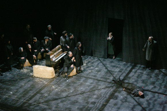 jedem das seine img03: title: jedem das seine img03<br>  author: donmartin supersets 2007<br>  description: stage<br>  keywords: renate martin, andreas donhauser, supersets, michael sturminger, peter turrini, stadttheater klagenfurt