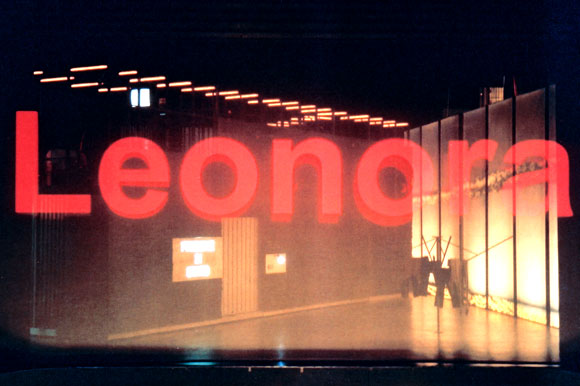 leonora_img01: title: leonora img01 author: donmartin supersets 2000 description: stage keywords: renate martin, andreas donhauser, supersets, ferdinando paër, michael sturminger, opernhaus zürich in winterthur