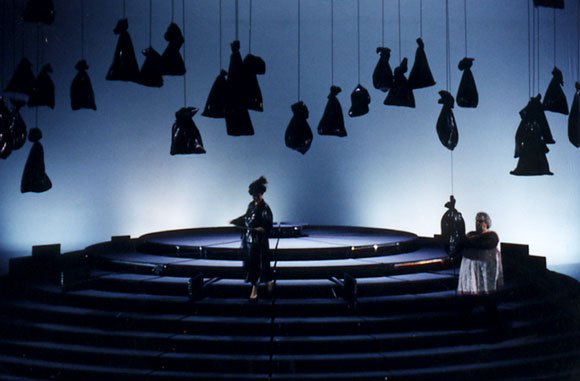 le grand macabre_img02: title: grand macabre img02 author: donmartin supersets 1998 description: hedwig fassbender, eduard lehmann keywords: renate martin, andreas donhauser, supersets, michael sturminger, györgy ligeti, tiroler landestheater