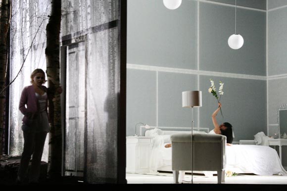 orfeo img05: title: orfeo img05<br>  author: donmartin supersets 2007<br>  description: anna kovalko, evgenia grekova<br>  keywords: renate martin, andreas donhauser, supersets, michael sturminger, gluck, stadttheater klagenfurt